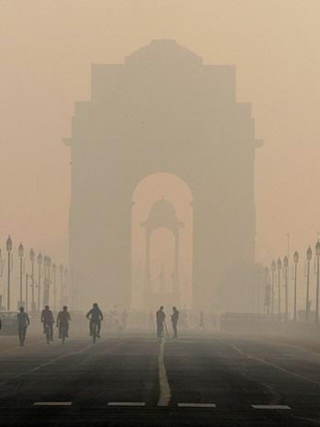 India Gate Pollution